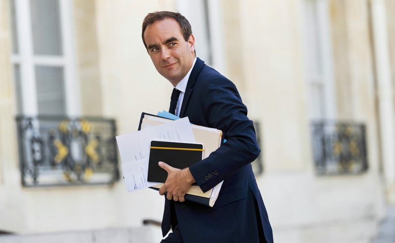 Власти Франции заявили о контактах с Минобороны России