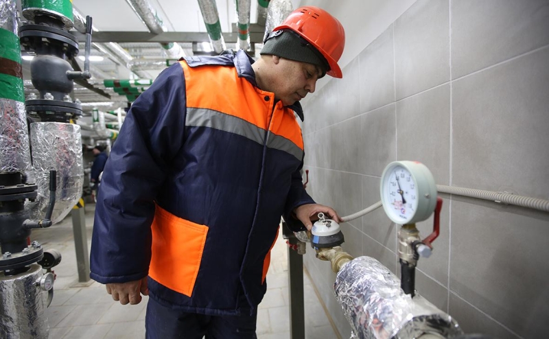 Власти назвали сроки включения отопления в Москве