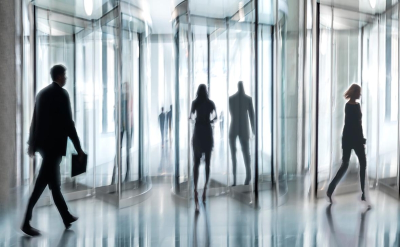 Власти обеспокоились притоком денег бизнеса на депозиты вместо