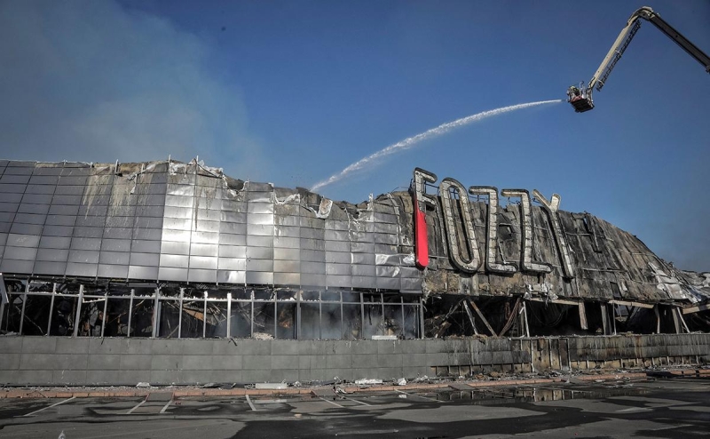 Власти Одессы сообщили о повреждении супермаркета после обстрелов