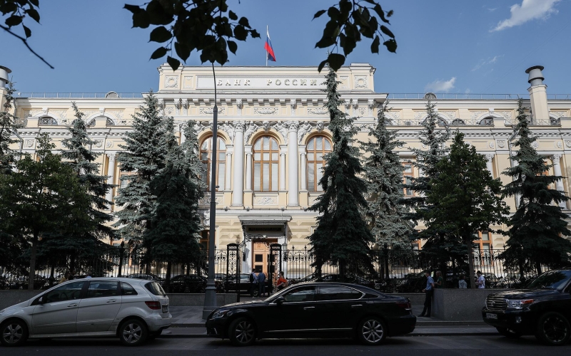 Власти одобрили штрафы за привлечение инвестиций россиян без лицензии