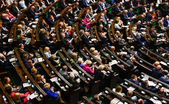 Власти определили, какие маркетплейсы и сервисы попадут под новый