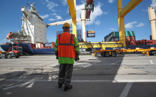 Власти Петербурга назвали условия переноса порта в Ленобласть