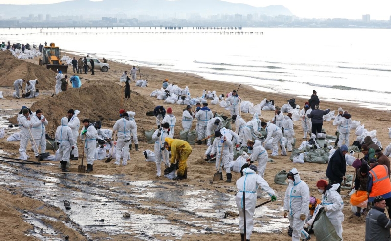 Власти повысят уровень чрезвычайной ситуации из-за разлива мазута