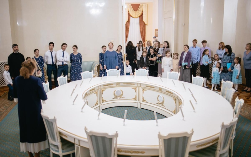 Власти предложили ежемесячно выплачивать матерям-героиням более ₽70