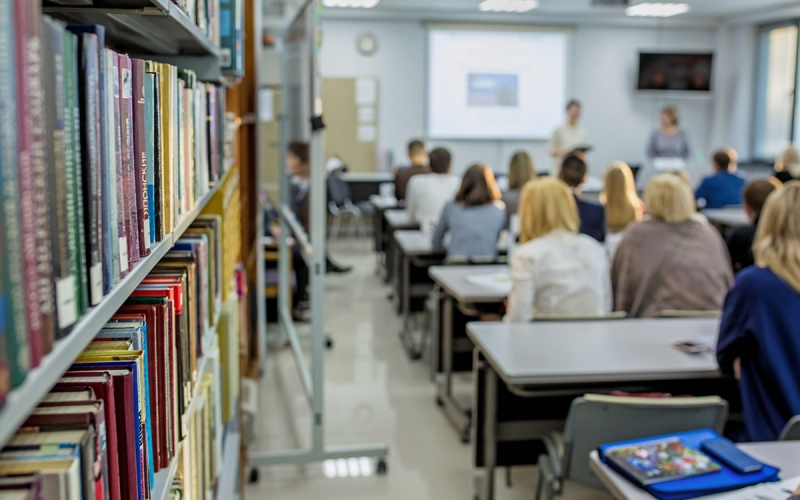 Власти предложили запретить просветительскую деятельность иноагентам