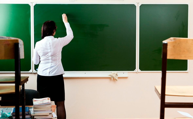 Власти решили измерить «выработку на человека» у врачей и учителей