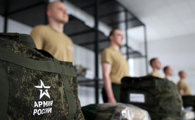 Власти решили не повышать призывной возраст с 18 лет