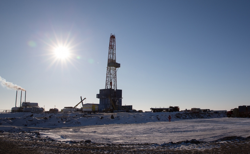 Власти решили &laquo;потихонечку переливать&raquo; нефть в Арктике в меньшие емкос