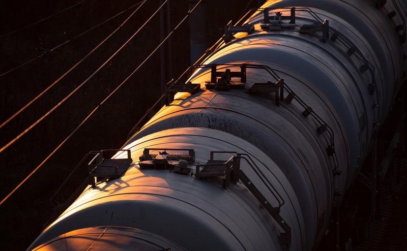 Власти согласовали продление ограничений на экспорт бензина до