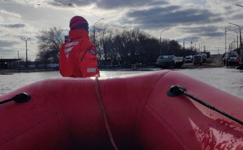 Власти сообщили о превышении критического уровня воды в Оренбурге