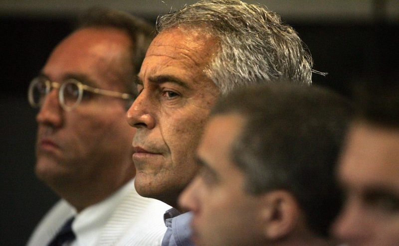 Власти США поделились видео с &laquo;пропавшей минутой&raquo; из деле Эпштейна