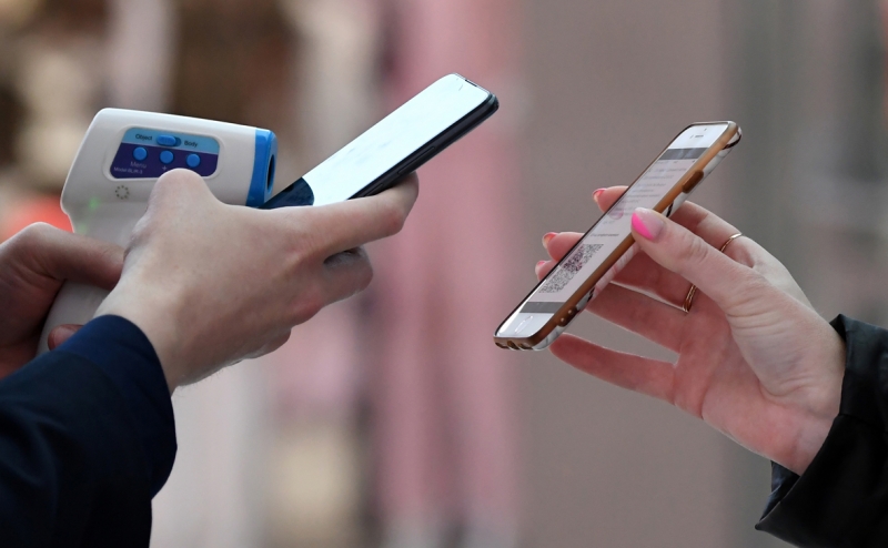 Власти свяжут решение о QR-кодах с уровнем коллективного иммунитета