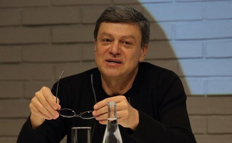 Власти Воронежа объяснили увольнение главы театра: «жил в мире без