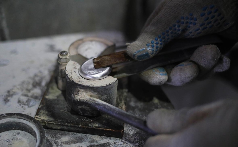 Власти выведут из-под курсовых пошлин партии товаров до €200 и