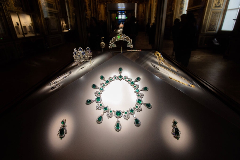 Во Франции арестовали двух подозреваемых в ограблении Лувра