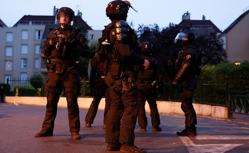 Во Франции возобновились стычки полиции с протестующими