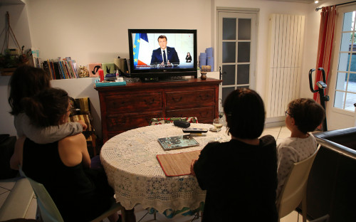 Во Франции ввели общенациональный локдаун