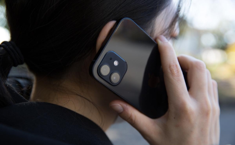 Во Франции запретили продажи iPhone 12 из-за повышенного излучения