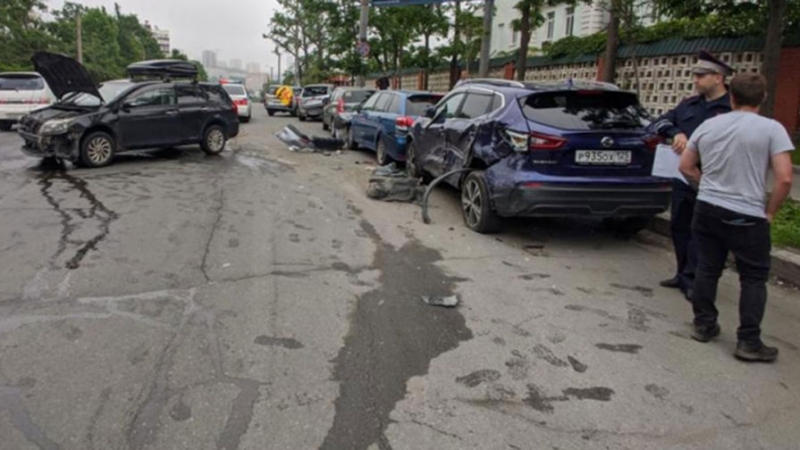 Во Владивостоке произошло ДТП с восемью автомобилями