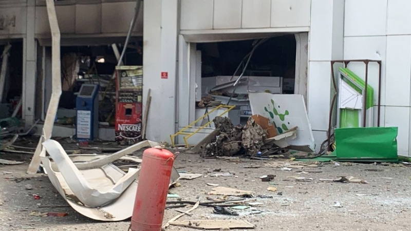 Воронка и разгром автозаправки: последствия взрыва в Махачкале