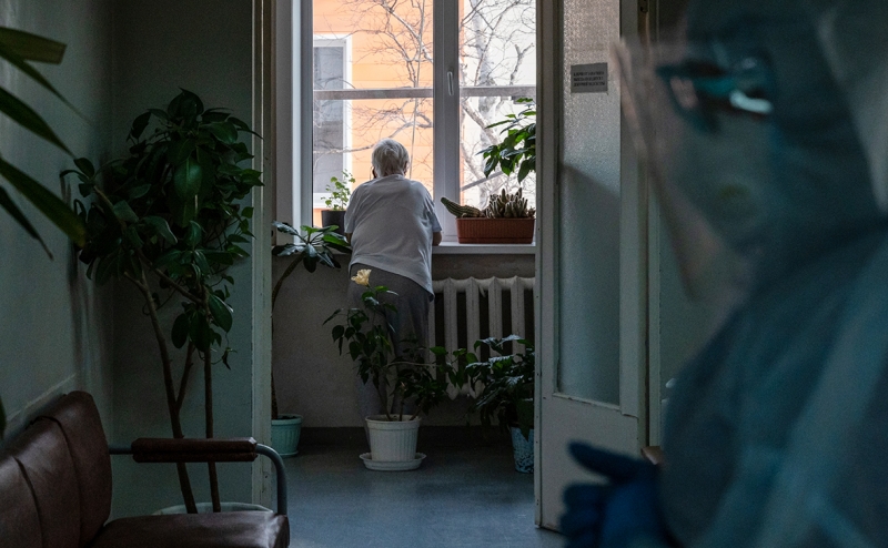 Врачи оценили шансы на скорую победу над COVID