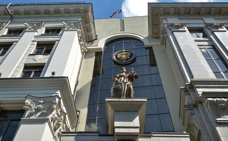 ВС разъяснил право наследницы на пенсию уехавшего на Украину