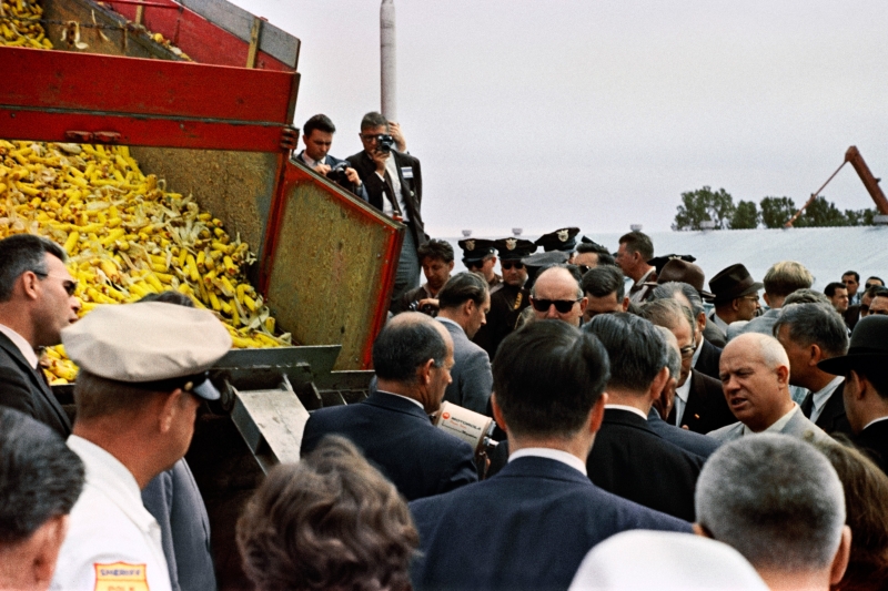 Встречи с Синатрой и новый Lincoln: как советские лидеры ездили в