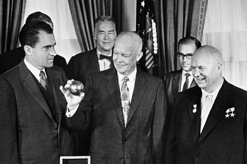 Встречи с Синатрой и новый Lincoln: как советские лидеры ездили в