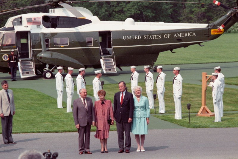 Встречи с Синатрой и новый Lincoln: как советские лидеры ездили в