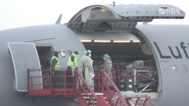 Вторая страна прервала авиасообщение из-за нового штамма COVID-19