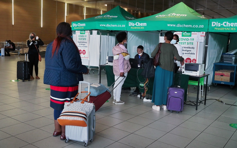 Вторая страна прервала авиасообщение из-за нового штамма COVID-19