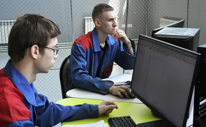 Вузам предложили отказаться от иностранного софта при обучении