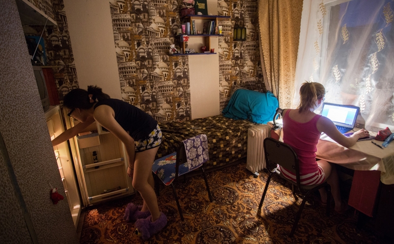 Вузам разрешили не заселять в общежития не привитых от коронавируса