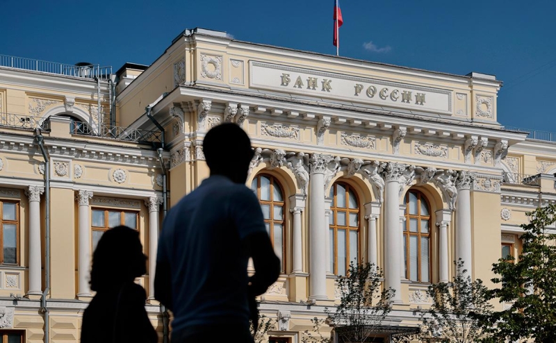 Выдачи потребкредитов в России обвалились после роста ставок