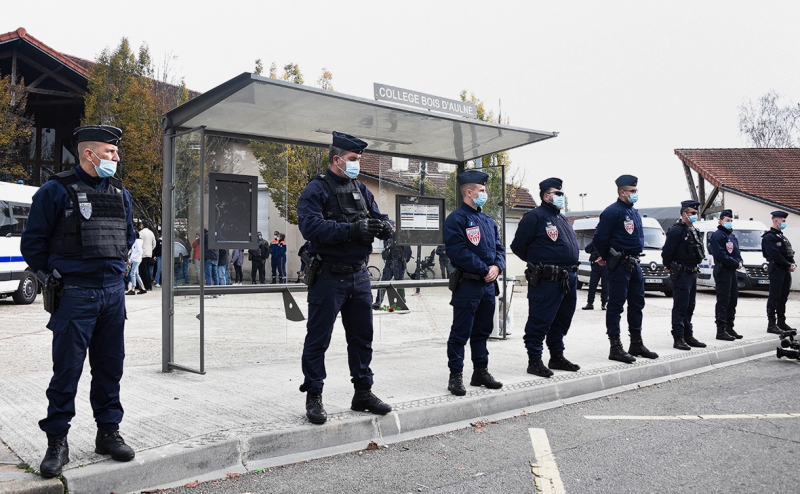 Выходец из России с ножом напал на школу на севере Франции