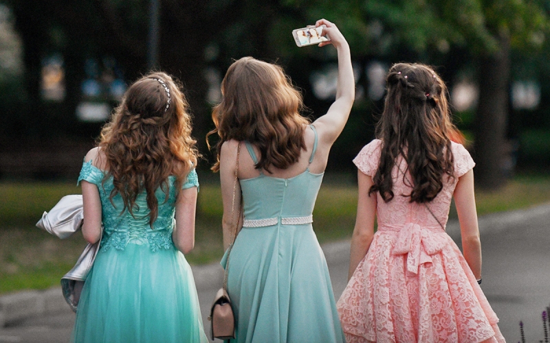 Выпускной для школьников в парке Горького в Москве отменили из-за COVI