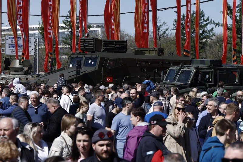 Выставка трофейного вооружения и техники на Поклонной горе