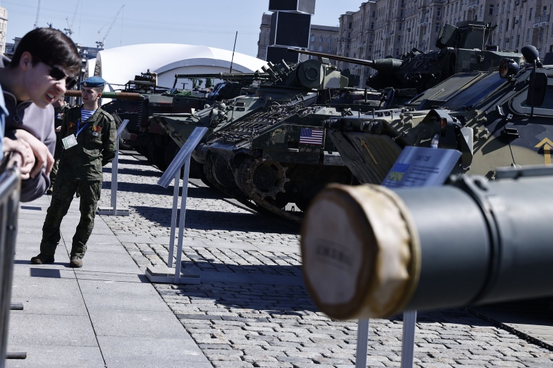 Выставка трофейного вооружения и техники на Поклонной горе