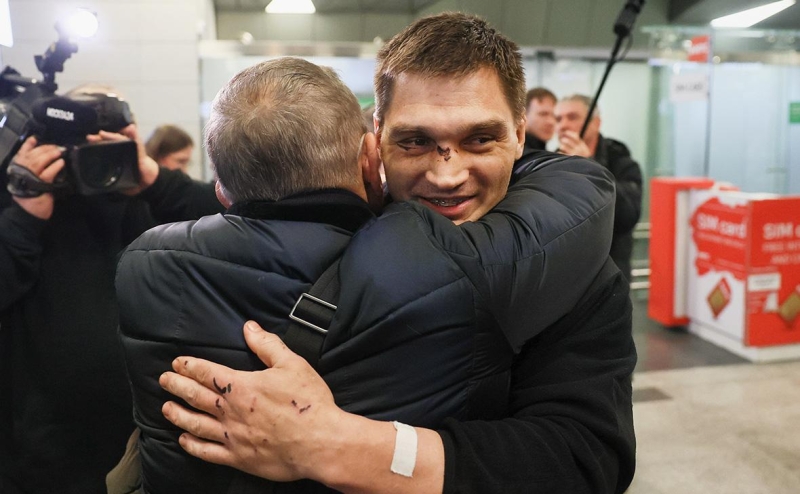 Выживший пилот рассказал о посадке на пик горы в Афганистане