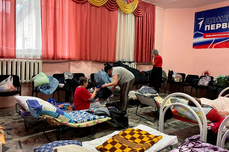 «Взяли попугая, деньги и убежали»: репортаж РБК из затопленного Орска