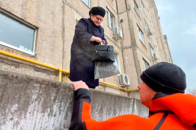 «Взяли попугая, деньги и убежали»: репортаж РБК из затопленного Орска