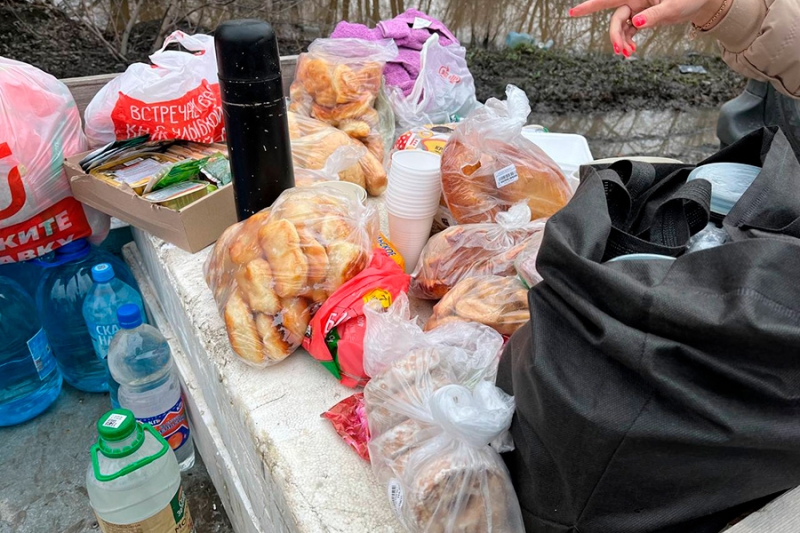 «Взяли попугая, деньги и убежали»: репортаж РБК из затопленного Орска