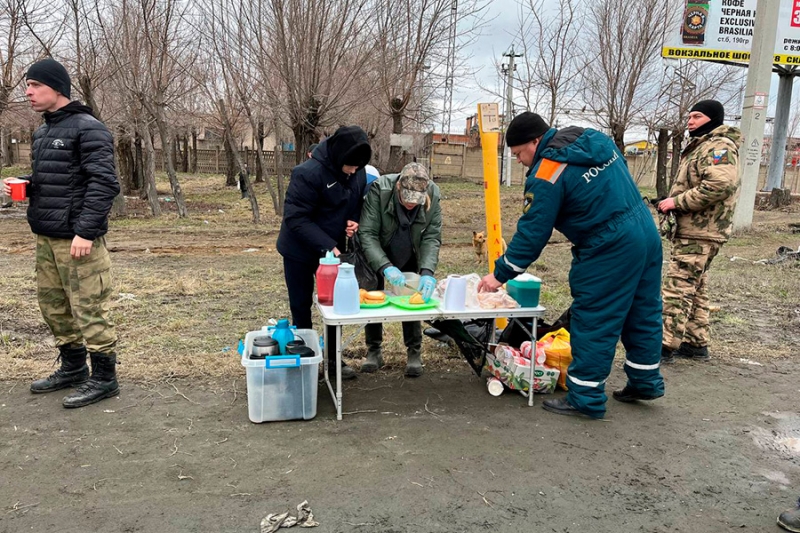 «Взяли попугая, деньги и убежали»: репортаж РБК из затопленного Орска