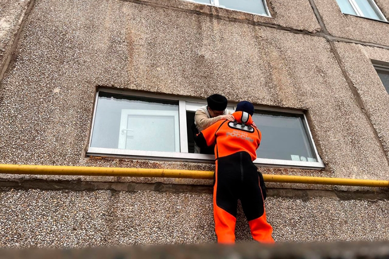 «Взяли попугая, деньги и убежали»: репортаж РБК из затопленного Орска