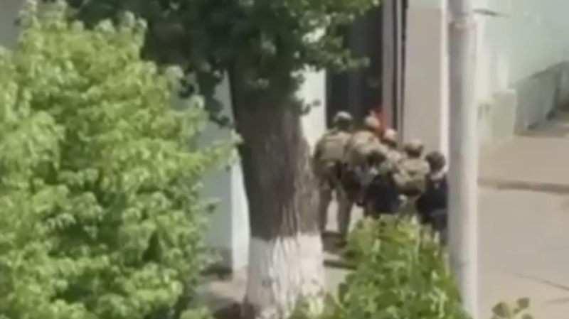 Взятые в заложники сотрудники ростовского СИЗО освобождены