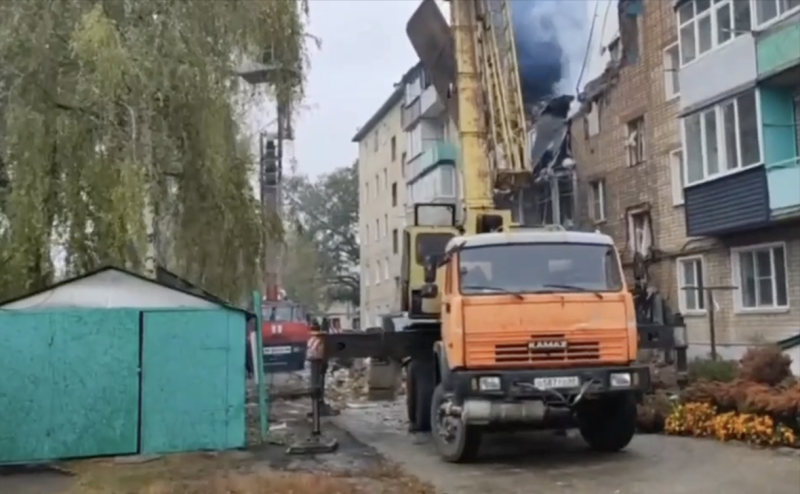 Взрыв газа разрушил два этажа в жилом доме в Черкесске