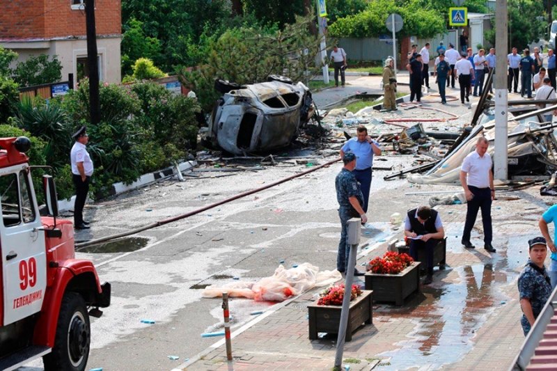 Взрыв в гостинице в Геленджике. Фоторепортаж