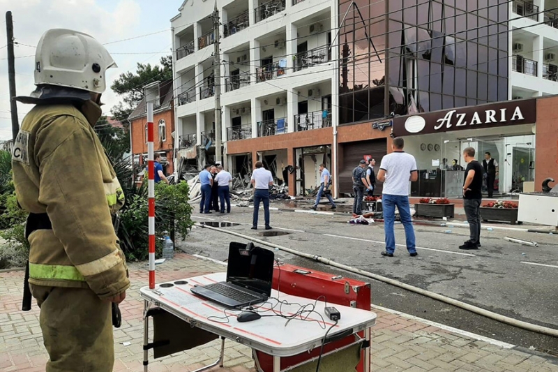 Взрыв в гостинице в Геленджике. Фоторепортаж