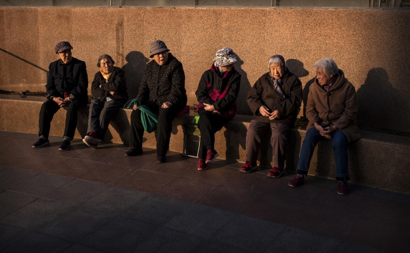 WSJ показала признаки старения Китая на примере умирающего города